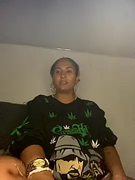 Snapshot of luna_asss chatting on 10-24-25, 07:57 luna asss online show from 10-24-25, 07:57