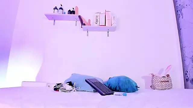 Kim Baker1 online show from 10-28-25, 08:08