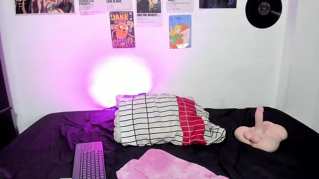 Naomi-Haruno online show from 10-17-25, 01:42