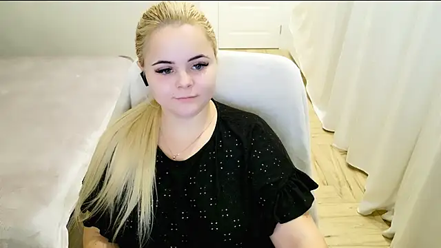 lovely-eyes online show from 01-30-25, 04:27