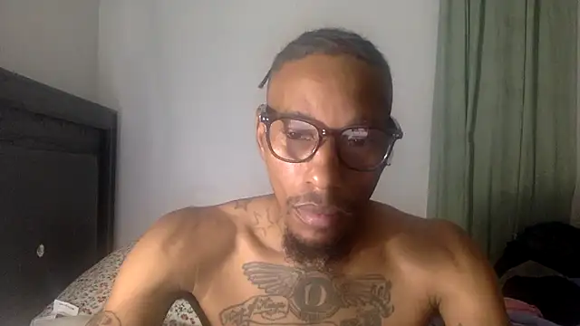 Snapshot of KingDerRico chatting on 10-09-25, 12:33 KingDerRico online show from 10-09-25, 12:33