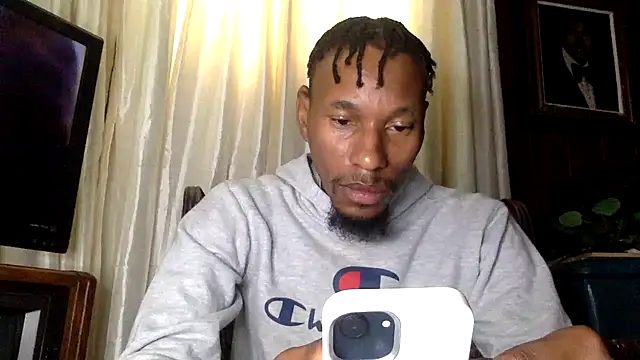 Snapshot of KingDerRico chatting on 10-27-25, 02:29 KingDerRico online show from 10-27-25, 02:29