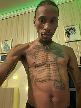 Snapshot of KingDerRico chatting on 06-25-26, 08:14 KingDerRico online show from 06-25-26, 08:14