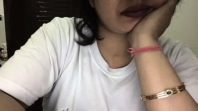 Snapshot of Gulaboo_bhabi chatting on 03-03-25, 01:56 Gulaboo bhabi online show from 03-03-25, 01:56