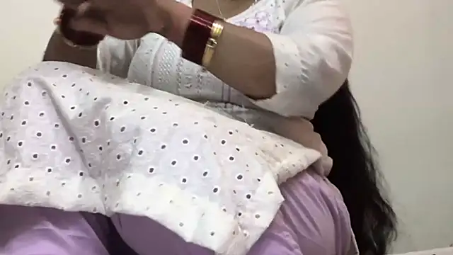 Snapshot of Gulaboo_bhabi chatting on 03-09-25, 06:39 Gulaboo bhabi online show from 03-09-25, 06:39