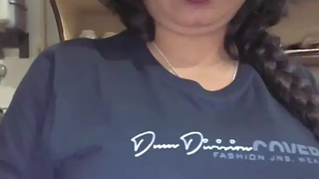 Snapshot of Gulaboo_bhabi chatting on 03-04-25, 01:49 Gulaboo bhabi online show from 03-04-25, 01:49