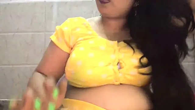 Snapshot of Gulaboo_bhabi chatting on 11-14-25, 06:00 Gulaboo bhabi online show from 11-14-25, 06:00