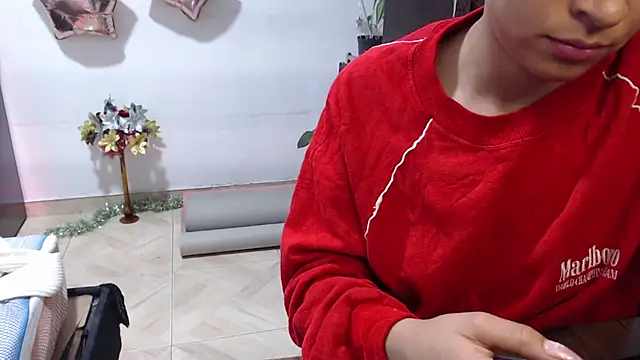 Snapshot of Zoe--khalL chatting on 12-22-25, 04:12 Zoe--khalL online show from 12-22-25, 04:12