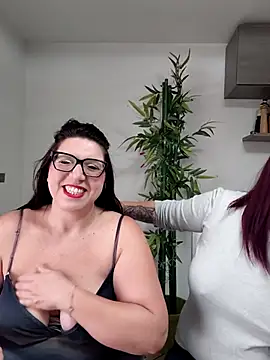 carolyne2023 online show from 12-04-25, 08:46