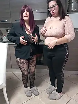 carolyne2023 online show from 11-25-25, 08:47