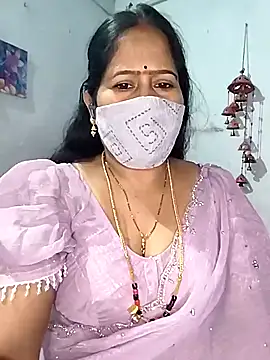 Snapshot of Rani_Darling_99 chatting on 10-22-25, 04:06 Rani Darling 99 online show from 10-22-25, 04:06