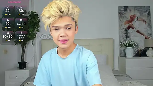 Felix Rey online show from 03-16-25, 03:39