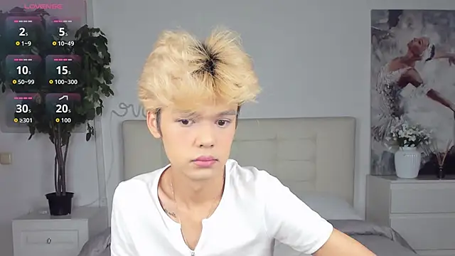 Felix Rey online show from 09-19-25, 01:26