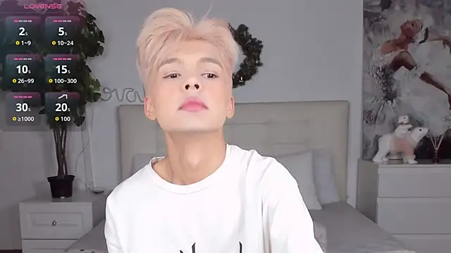 Felix Rey online show from 12-15-25, 09:09