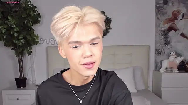 Felix Rey online show from 12-16-25, 06:45