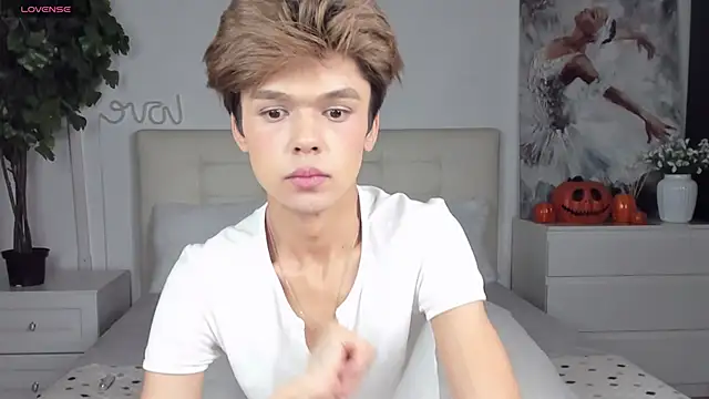 Felix Rey online show from 11-05-25, 03:48