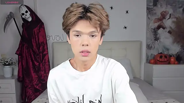 Felix Rey online show from 10-29-25, 09:03