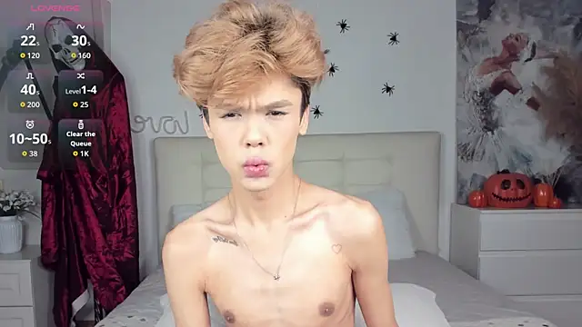 Felix Rey online show from 10-24-25, 03:44