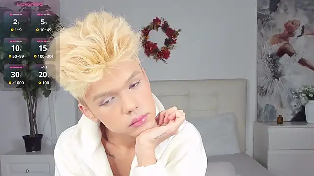 Felix Rey online show from 11-29-25, 06:41