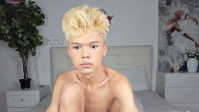 Felix Rey online show from 11-28-25, 06:19