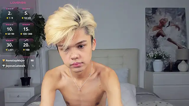 Felix Rey online show from 03-20-25, 10:40