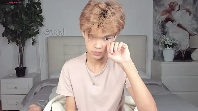 Felix Rey online show from 10-07-25, 04:08