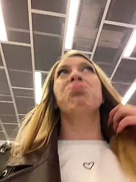 Sweet   Emily online show from 10-17-25, 01:13