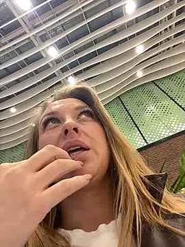 Sweet   Emily online show from 12-18-25, 03:38