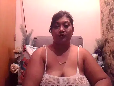 Snapshot of sexysam1985 chatting on 07-08-26, 06:41 sexysam1985 online show from 07-08-26, 06:41
