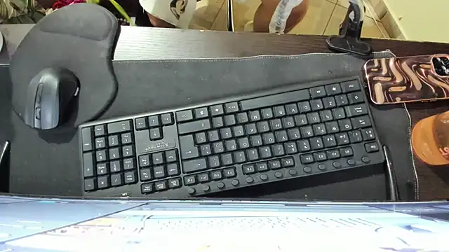 Amy Walker online show from 04-06-26, 07:37