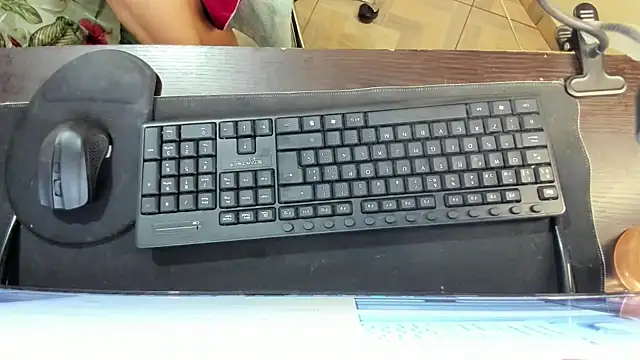 Amy Walker online show from 04-12-26, 04:43