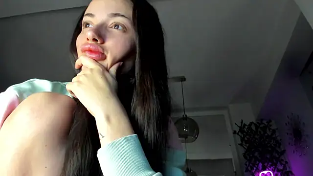 Snapshot of IreneVON chatting on 02-10-25, 03:42 IreneVON online show from 02-10-25, 03:42