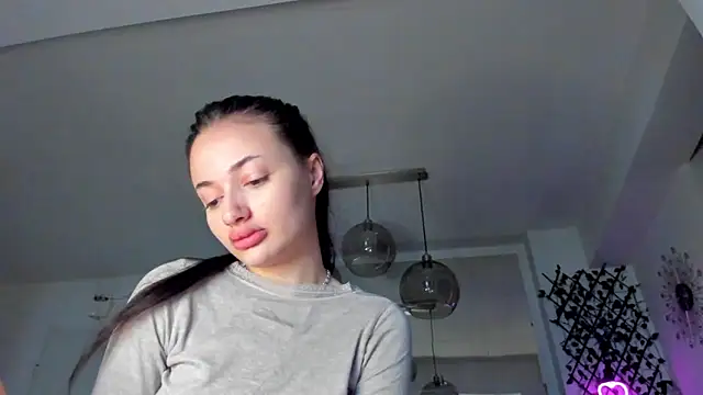 Snapshot of IreneVON chatting on 02-28-25, 05:59 IreneVON online show from 02-28-25, 05:59