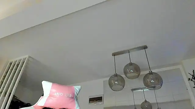 IreneVON online show from 11-05-25, 04:37