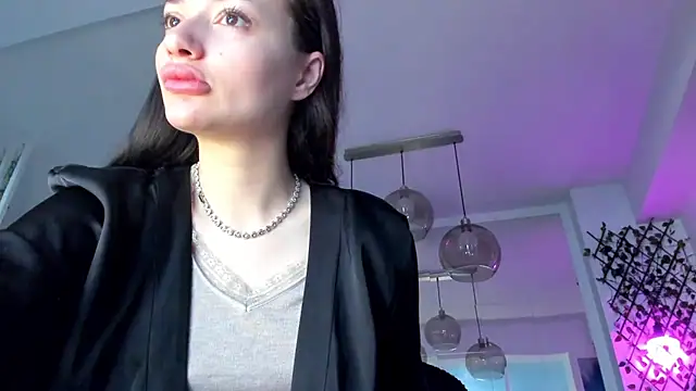 Snapshot of IreneVON chatting on 03-07-25, 05:29 IreneVON online show from 03-07-25, 05:29