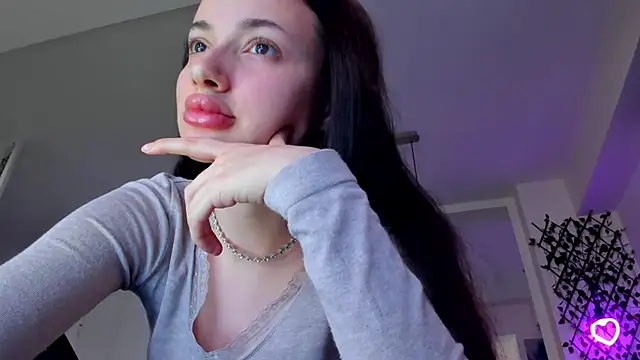 Snapshot of IreneVON chatting on 02-25-25, 03:20 IreneVON online show from 02-25-25, 03:20