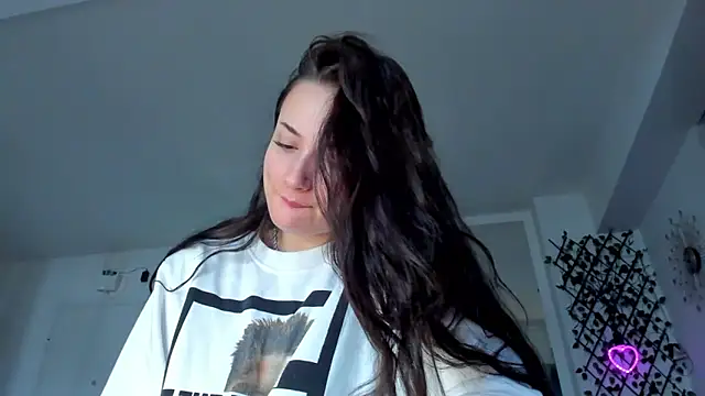 Snapshot of IreneVON chatting on 03-03-25, 06:31 IreneVON online show from 03-03-25, 06:31