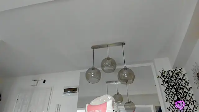 Snapshot of IreneVON chatting on 02-13-25, 05:48 IreneVON online show from 02-13-25, 05:48