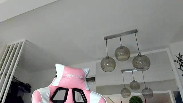 IreneVON online show from 11-06-25, 04:49