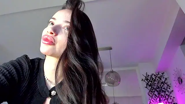 Snapshot of IreneVON chatting on 02-19-25, 06:00 IreneVON online show from 02-19-25, 06:00