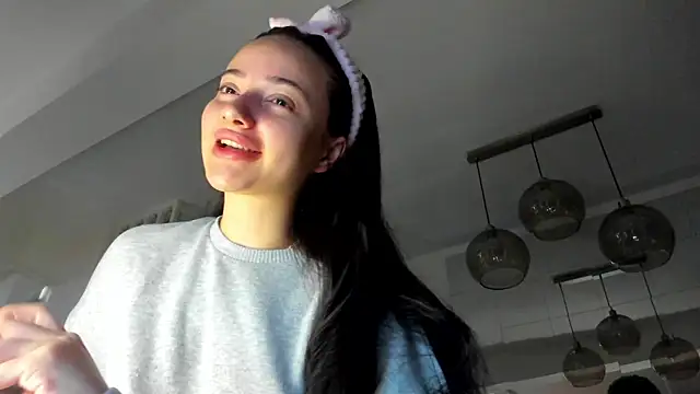 Snapshot of IreneVON chatting on 10-03-25, 04:47 IreneVON online show from 10-03-25, 04:47
