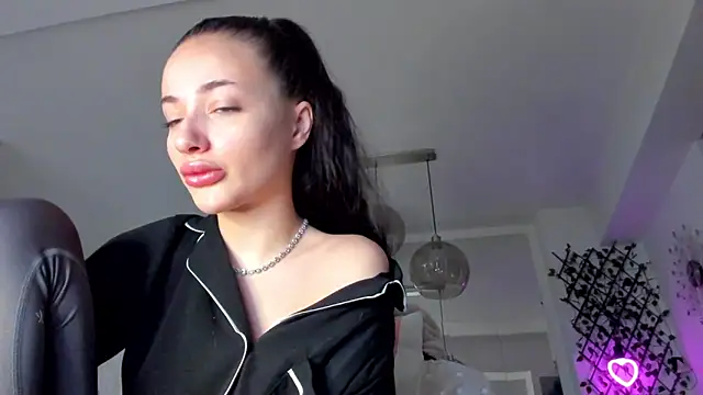 Snapshot of IreneVON chatting on 02-16-25, 06:10 IreneVON online show from 02-16-25, 06:10
