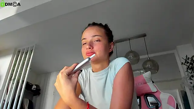 Snapshot of IreneVON chatting on 07-16-26, 03:58 IreneVON online show from 07-16-26, 03:58
