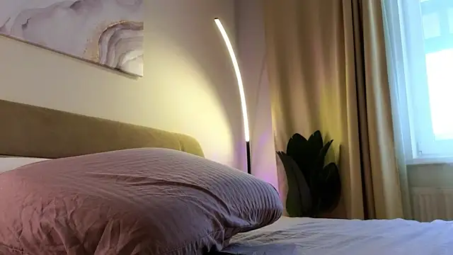 Eva Natsumi online show from 02-26-25, 09:33