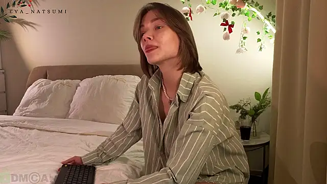 Eva Natsumi online show from 02-13-26, 12:16