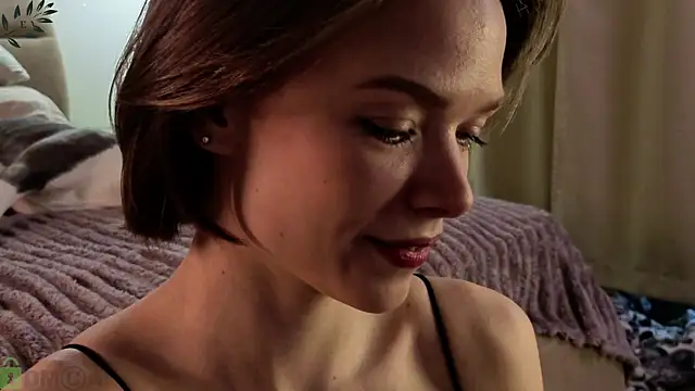 Eva Natsumi online show from 12-17-25, 10:20