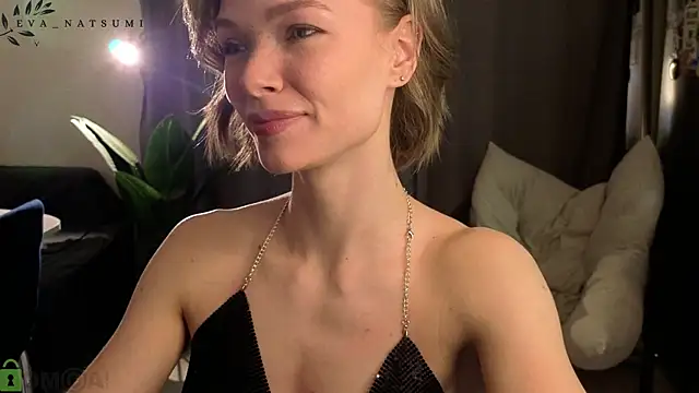 Eva Natsumi online show from 10-25-25, 04:51