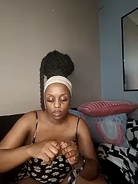 Queen-Chocolate online show from 11-30-25, 09:04