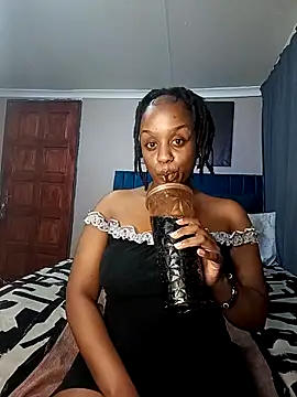 Queen-Chocolate online show from 10-29-25, 06:34