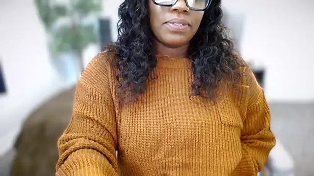 selena42 online show from 10-31-25, 05:20